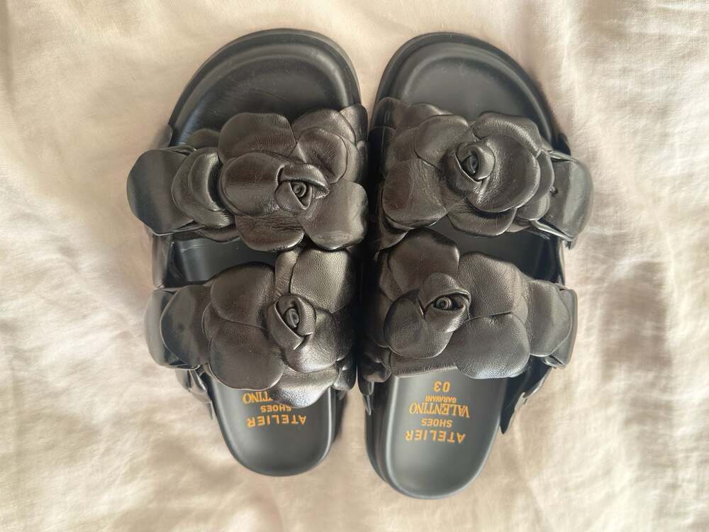 Valentino Garavani Atelier 03 Rose Edition Black Leather Slide Sandals - Picture 2 of 4